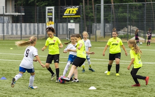 Piłka nożna dla dziewcząt
