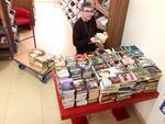 Stalowa Wola: Mieszkanka Stalowej Woli podarowała bibliotece 400 książek.