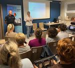 Spotkanie policyjnego psychologa z pracownikami socjalnymi