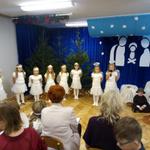 Seniorzy z Rozwadowskiego Klubu Seniora gośćmi na jasełkach w Publicznym Przedszkolu nr 5 w Stalowej Woli
