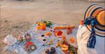 Co zabrać do jedzenia na plażę, żeby przetrwało upał i nie zaszkodziło