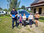 Policjanci przypominają o bezpieczeństwie podczas wakacyjnego wypoczynku
